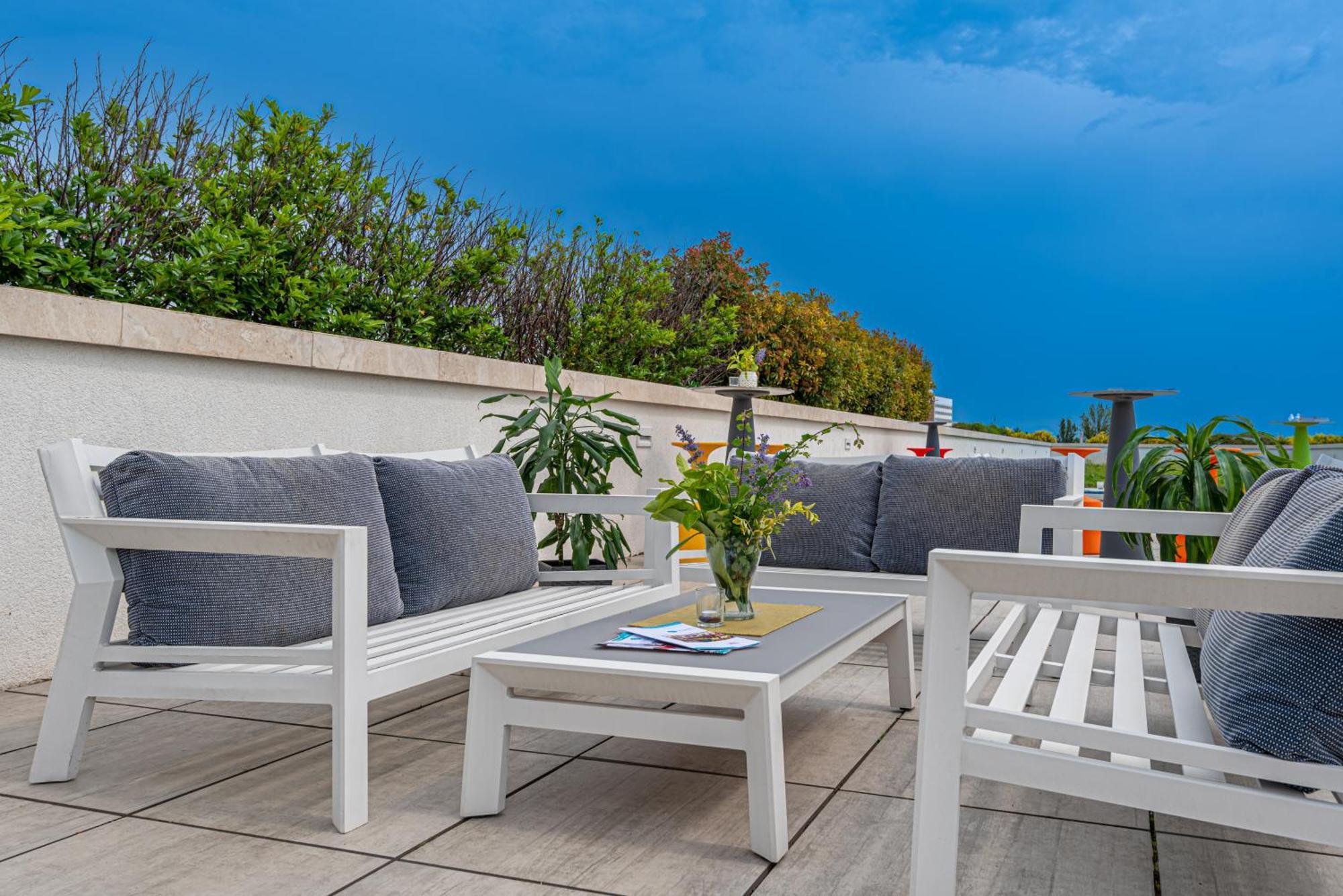 Akademia Hotel Balatonfured Exterior photo